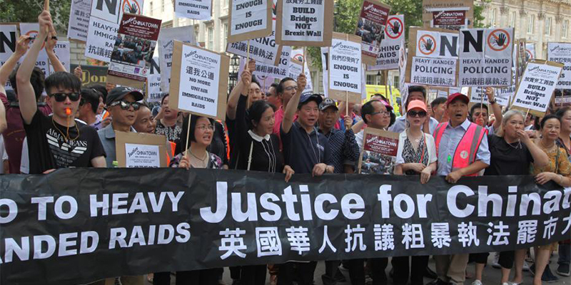 移民局粗暴执法，唐人街华人集体罢市抗议讨说法